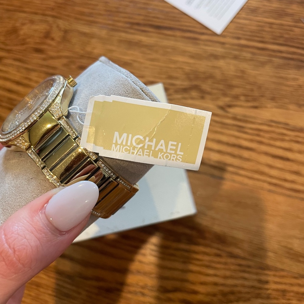 Michael Kors women’s 38 mm Kerry Pavé- embellished gold-tone watch MK3312. New - Picture 7 of 7